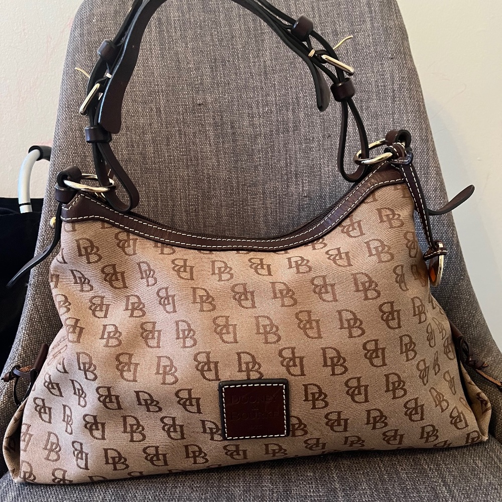 Vintage Dooney and Bourke canvas shoulder bag (Leather strap)
